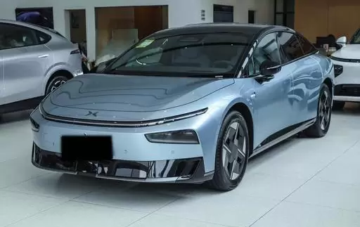 Nieuwe PHEV coupé voorkant